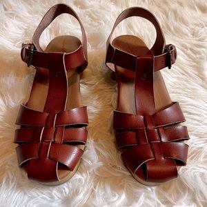 Universal Thread clog sandals, size 9.5